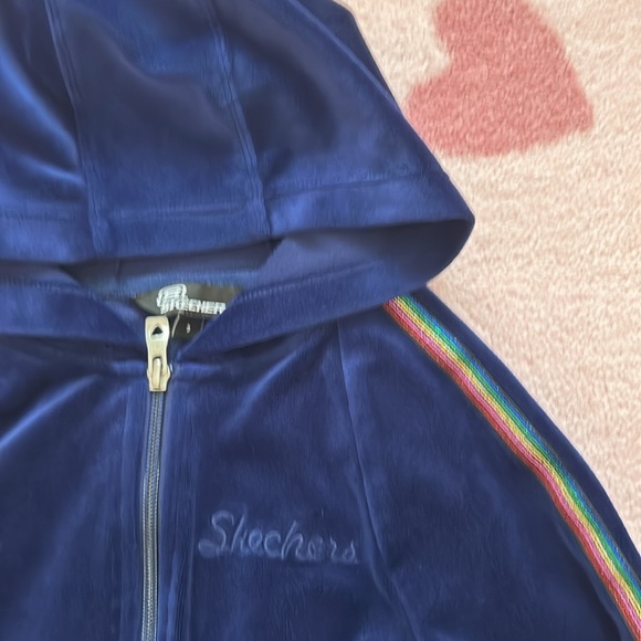 Sketchers 3T velour set - Picture 2 of 3